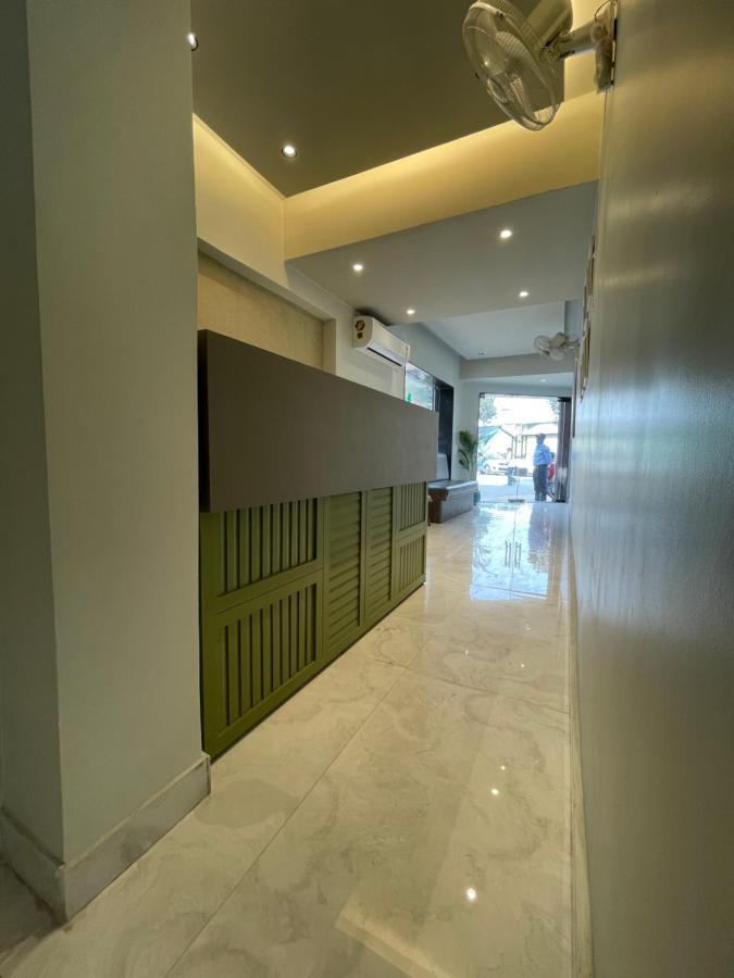 Hotel The Crest Calcutta Exterior foto